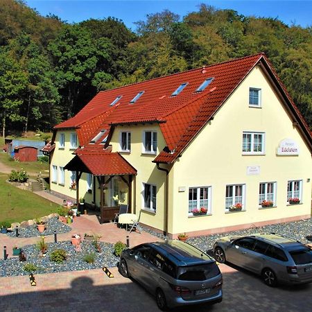 Selliner Pension Am Waldrand Екстер'єр фото